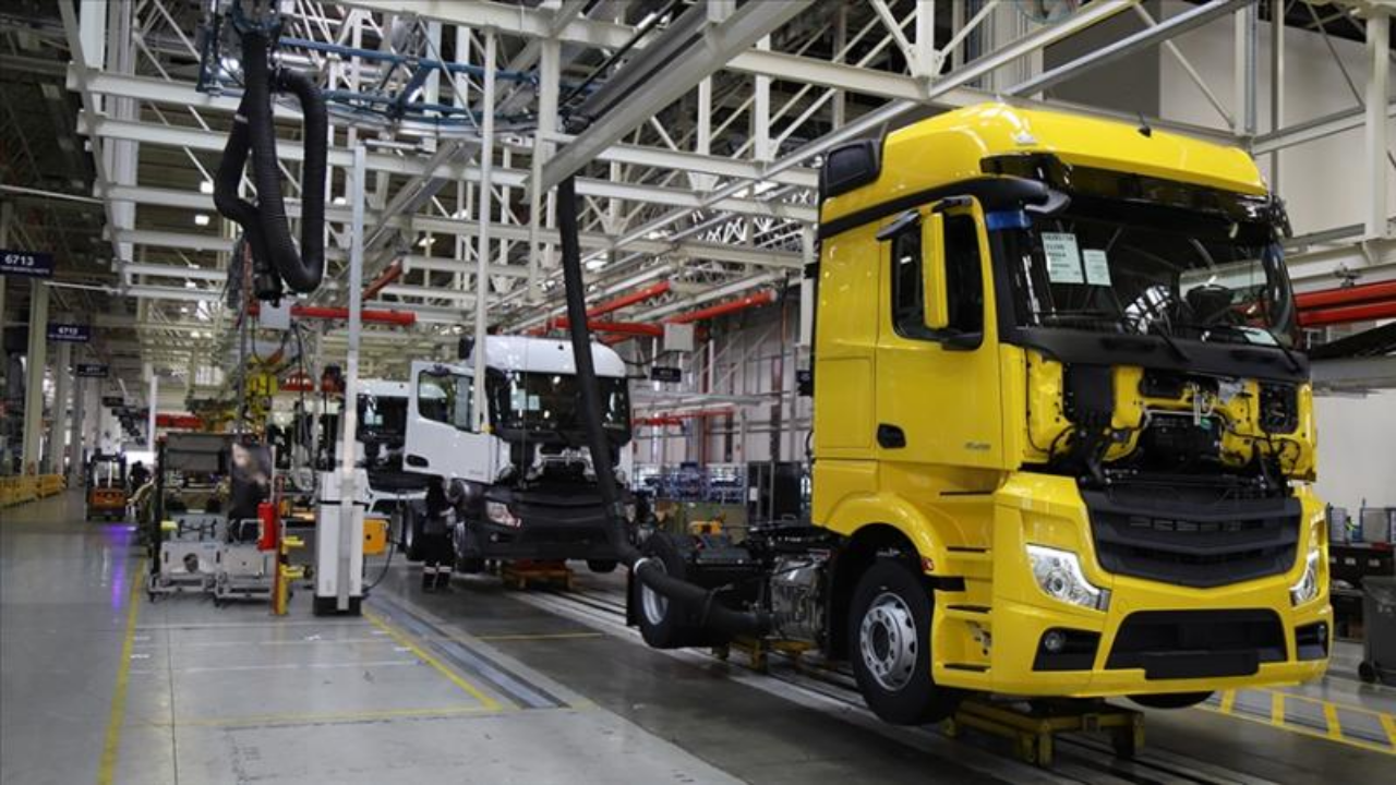 Hafif ticari araç ve kamyon ihracatı 1,5 milyar doları aştı