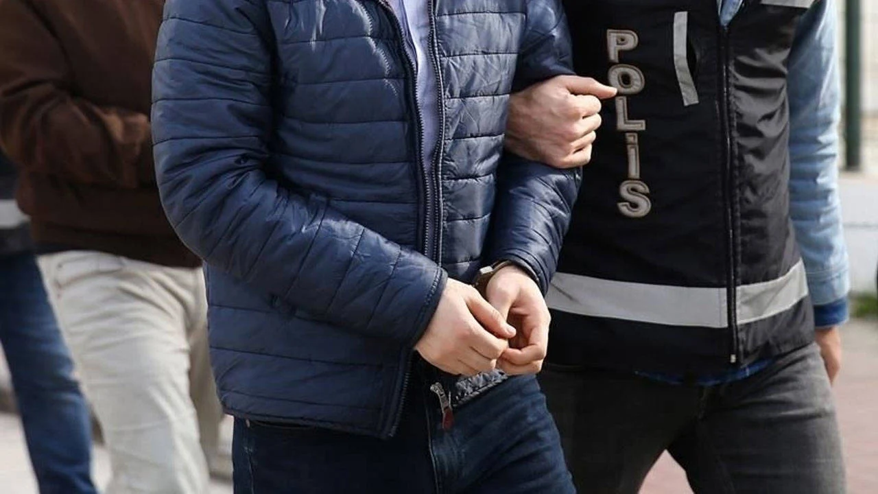 Bursa'da okullardaki saldırılara ilişkin paylaşım yapan 2 kişi gözaltına alındı