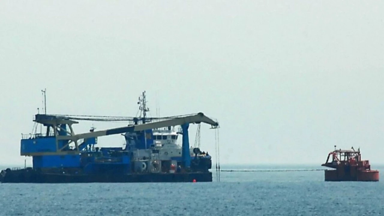 Karadeniz'de petrol tankeri vuruldu: Türk kaptan yaralandı