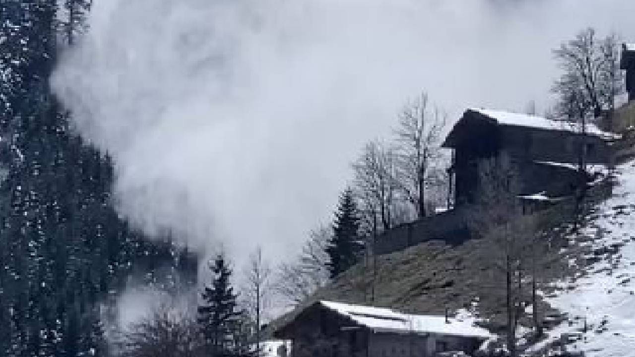 Trabzon’da çığ düşme anı (Video)