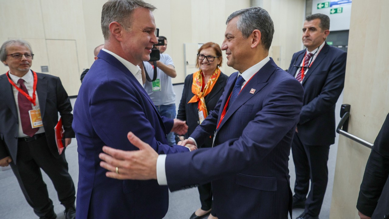 Özel, Avusturya Sosyal Demokrat Partisi Genel Başkanı Babler ile bir araya geldi