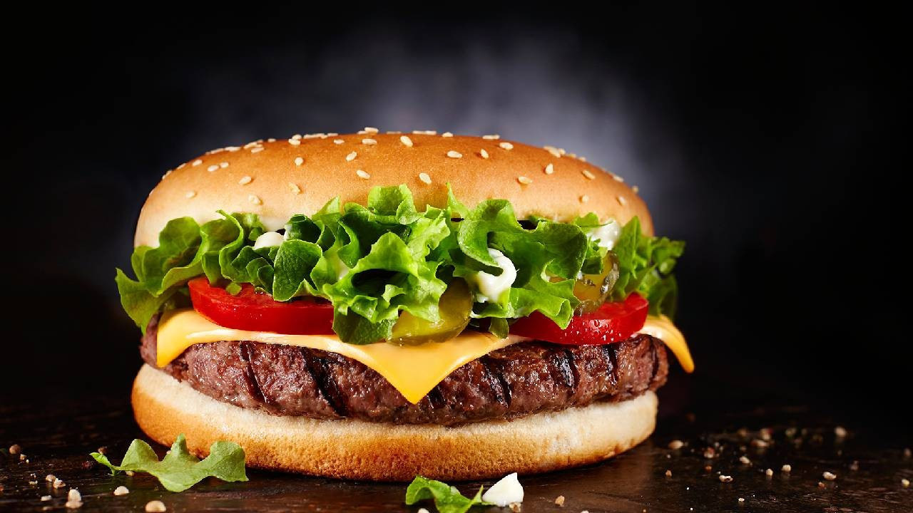 Bir dönemin 'kült' markasıydı: Dev hamburger zincirine kayyum atandı