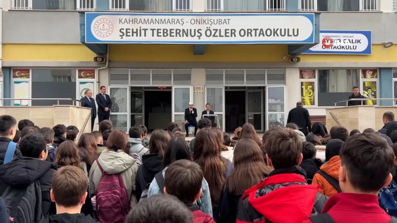 Ayser Çalık Ortaokulu öğrencileri farklı okul binasında eğitime yeniden başladı