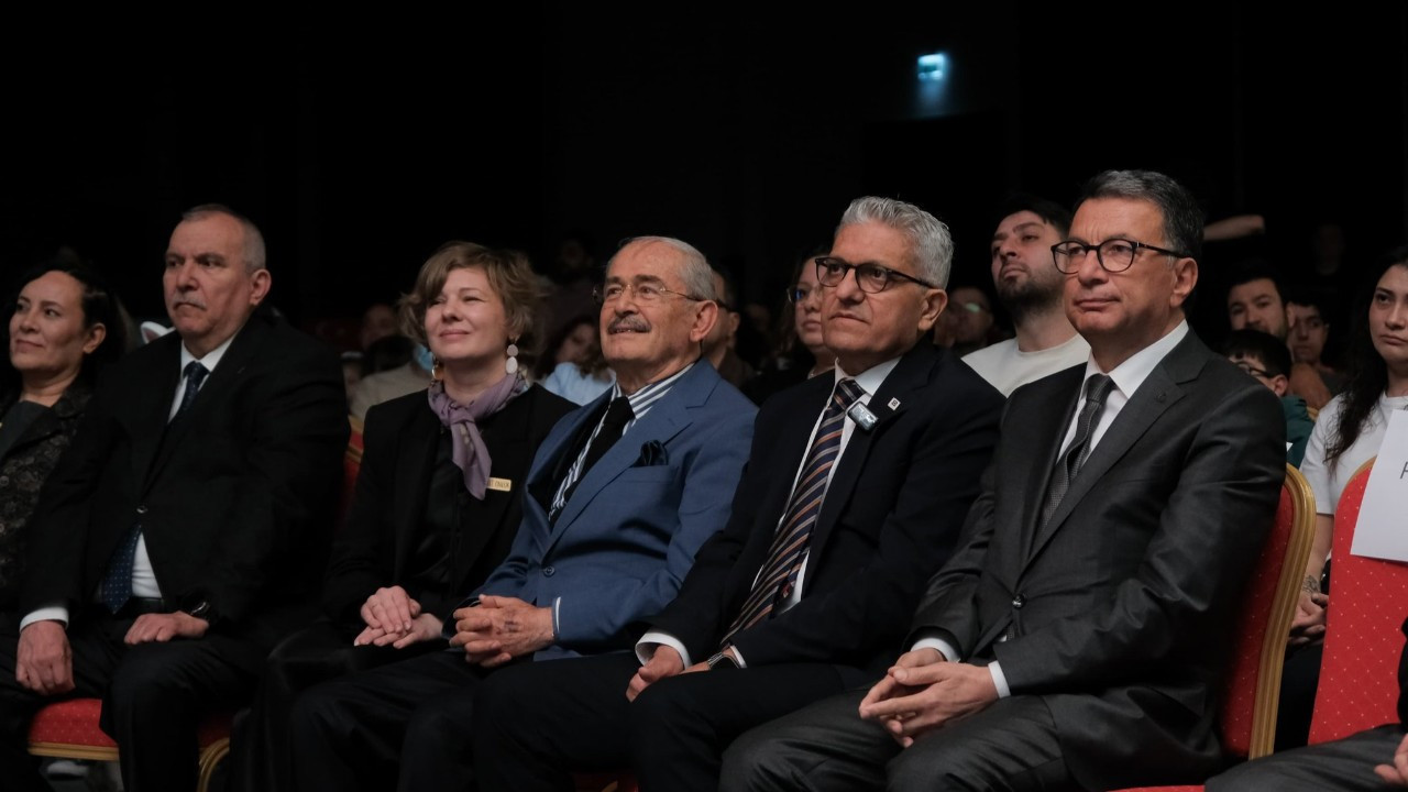 Küpeli “Çocukların ve gençlerin gelişimine katkı sunma sorumluluğumuz var”