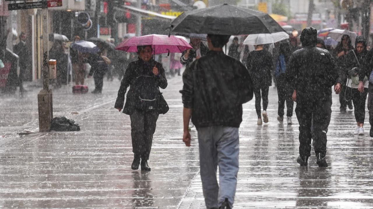 Valilikten İstanbul için 'şiddetli yağış' uyarısı: Tarih verildi