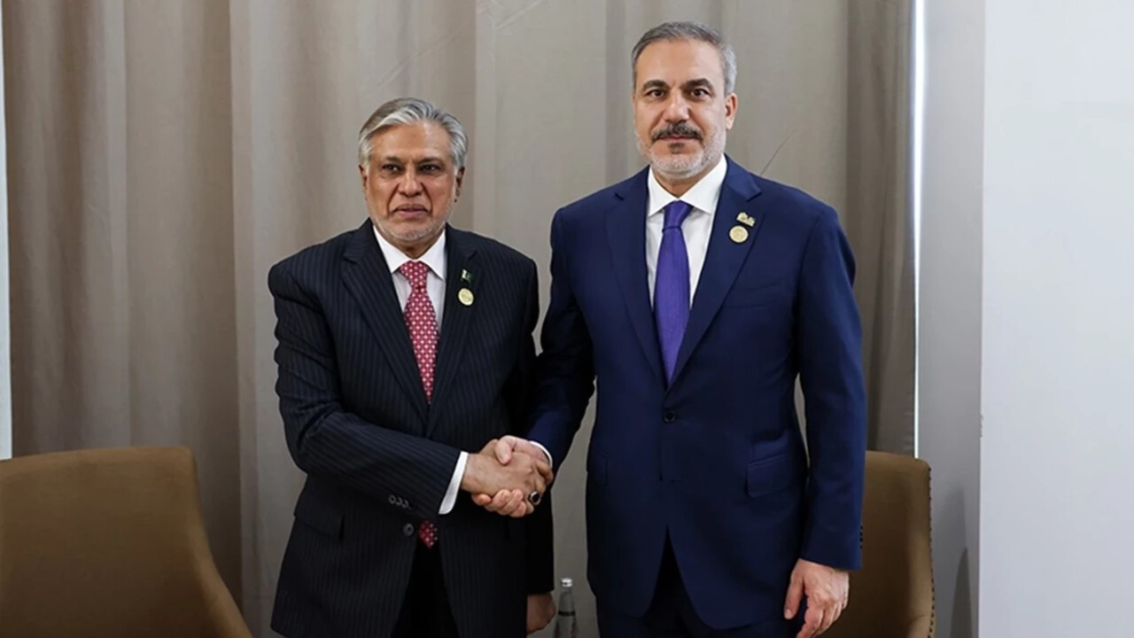 Dışişleri Bakanı Fidan, Pakistanlı mevkidaşı Ishaq Dar ile görüştü