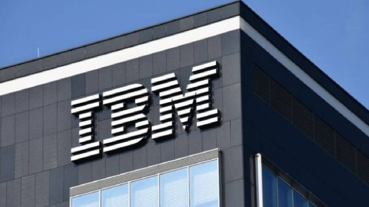 IBM'in geliri ilk çeyrekte arttı