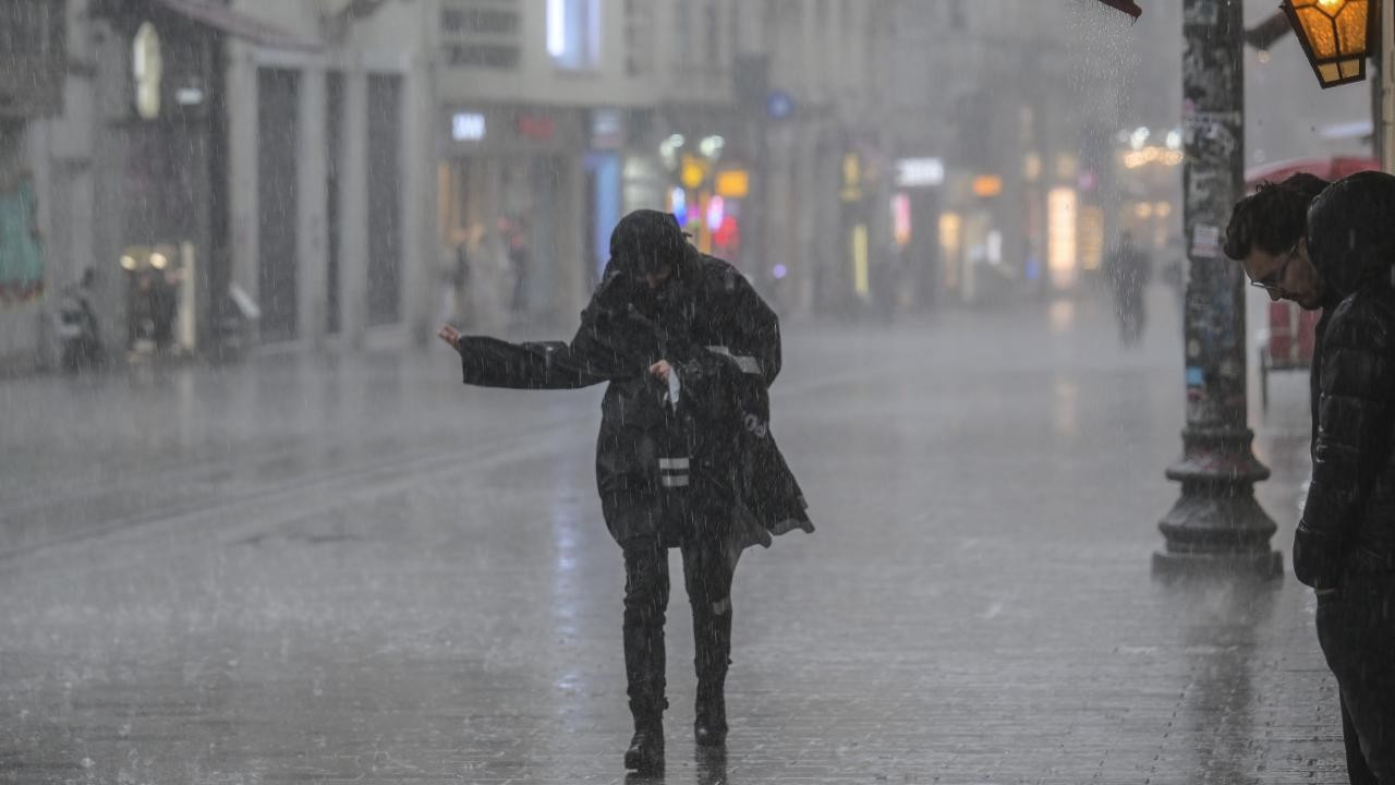 AKOM'dan İstanbul için soğuk ve yağışlı hava uyarısı: Tarih verildi