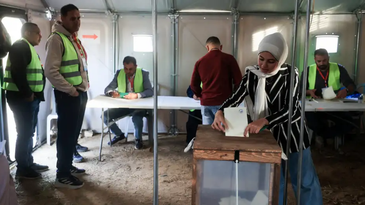 Gazze'de 20 yıl sonra ilk kez oy kullanıldı
