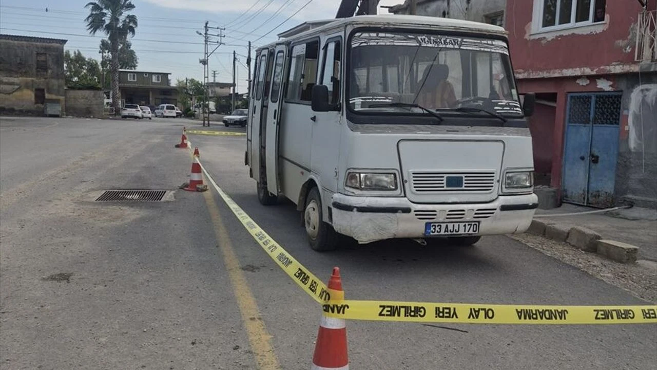 Mersin'de babasının kullandığı minibüsün çarptığı çocuk hayatını kaybetti