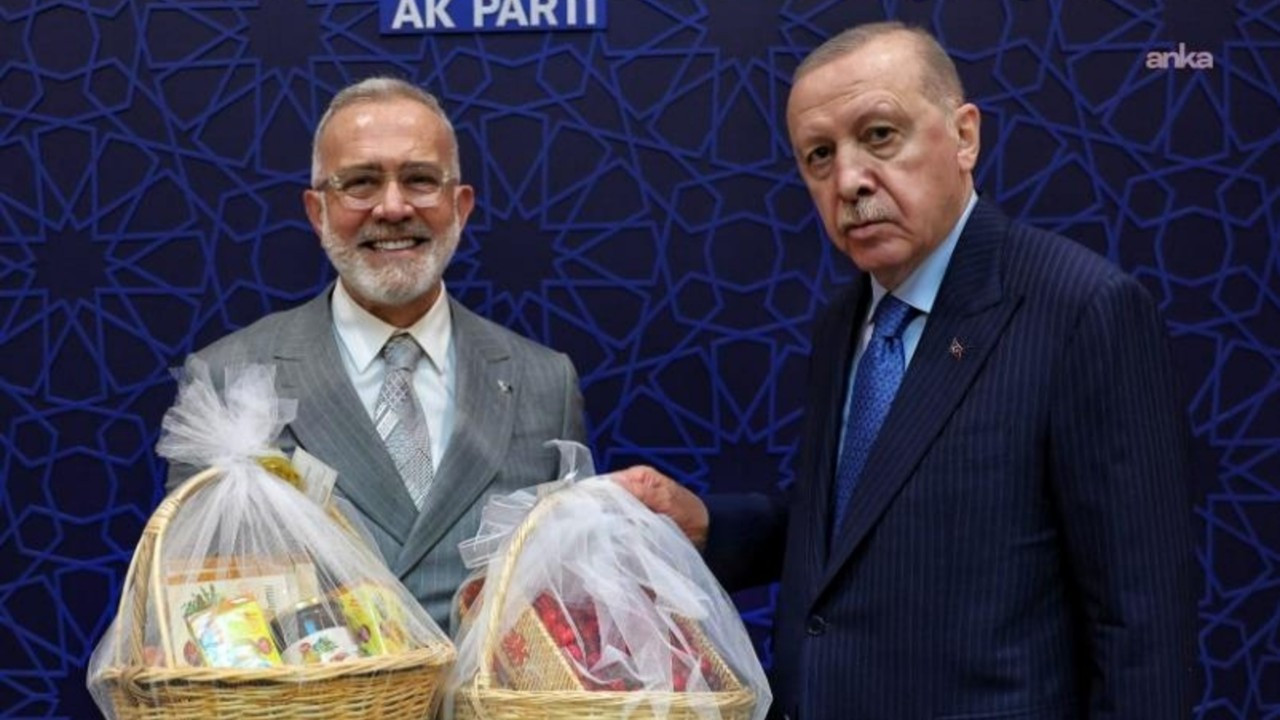 AK Partili Yenişehirlioğlu'ndan Erdoğan'a mesir macunu hediyesi