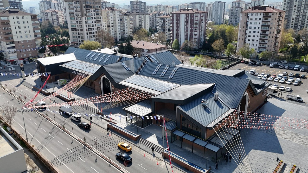 Türkiye’nin ilk gıda AVM’si Melikgazi’de kapılarını açtı