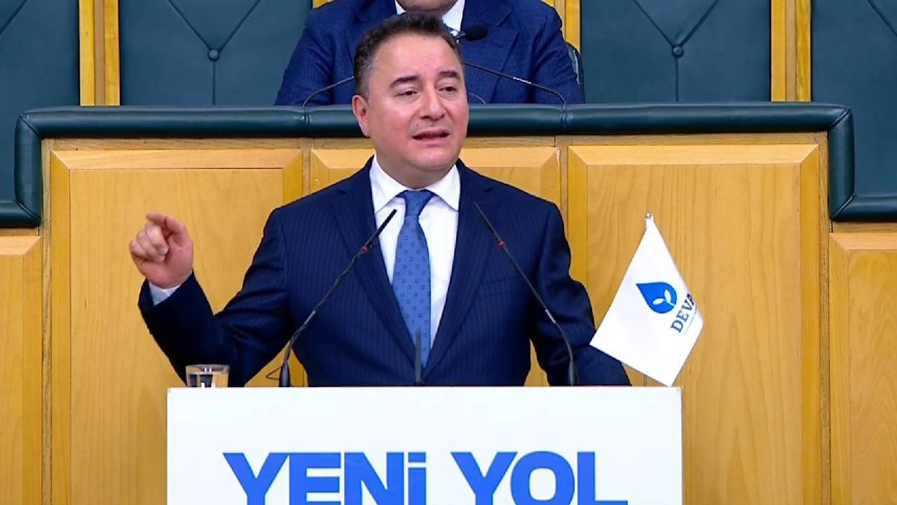 Babacan: Asgari ücret, çay ve simide bile yetmiyor