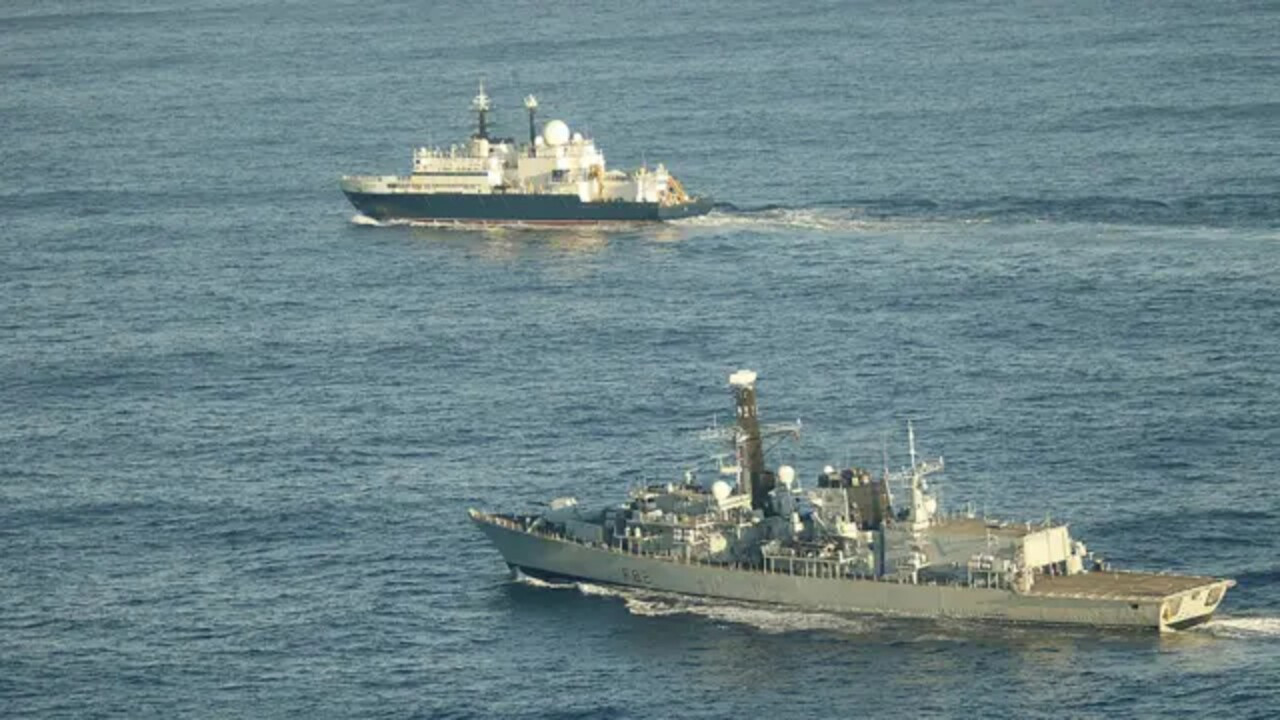 Starmer'ın tehdidine rağmen en az 98 Rus gemisi, İngiliz sularından geçti