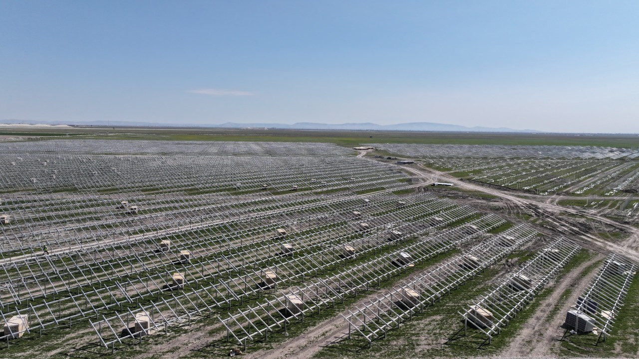 Konya yenilenebilir enerjide gücünü katlıyor: 70 MW’lık dev GES için ilk adım atıldı