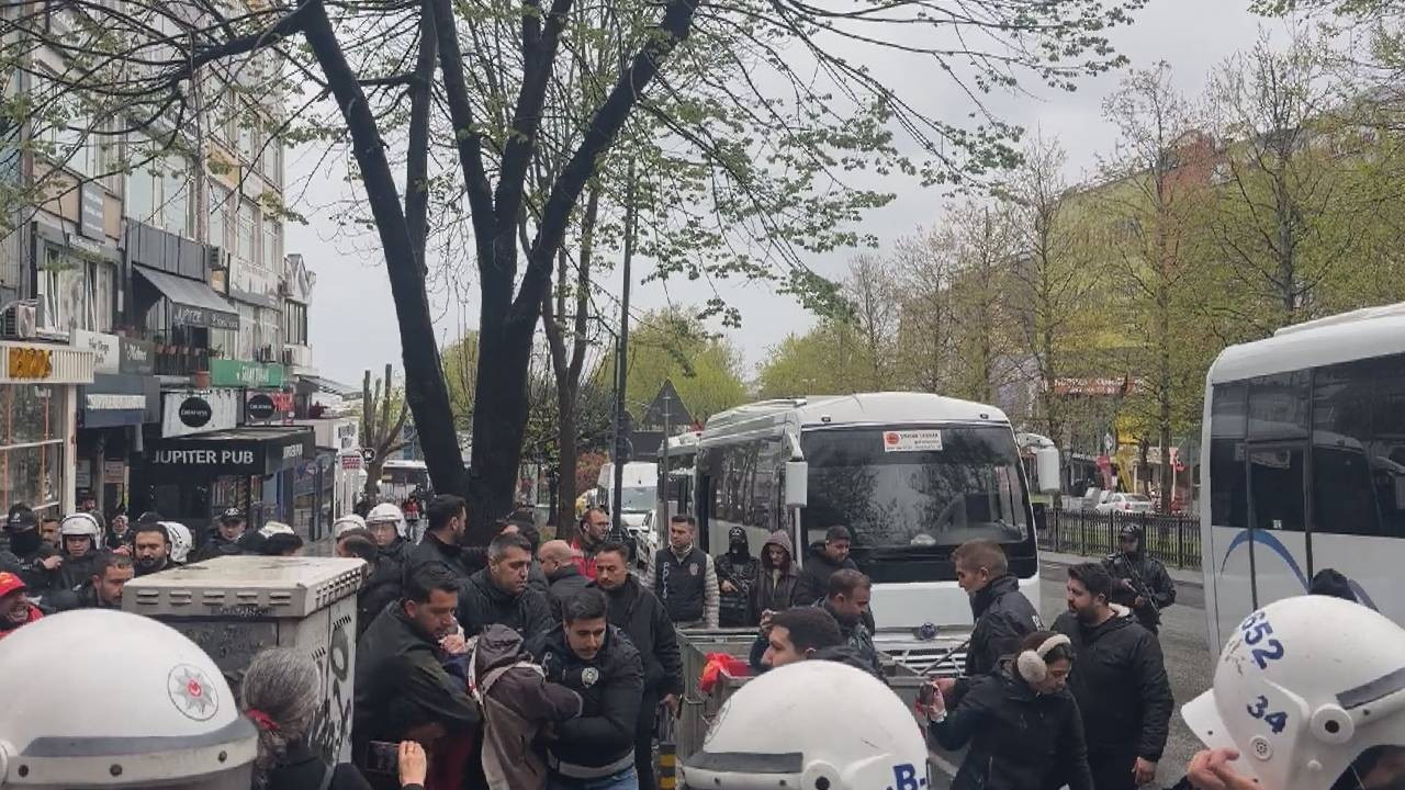 Beşiktaş'ta izinsiz gösteriye polis müdahale etti: Gözaltılar var