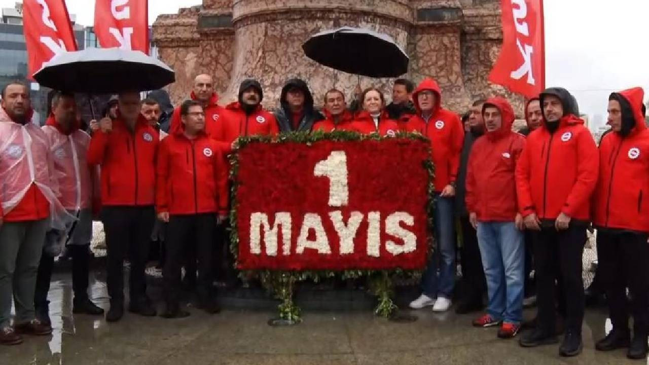 DİSK, Taksim Anıtı’na çelenk bıraktı