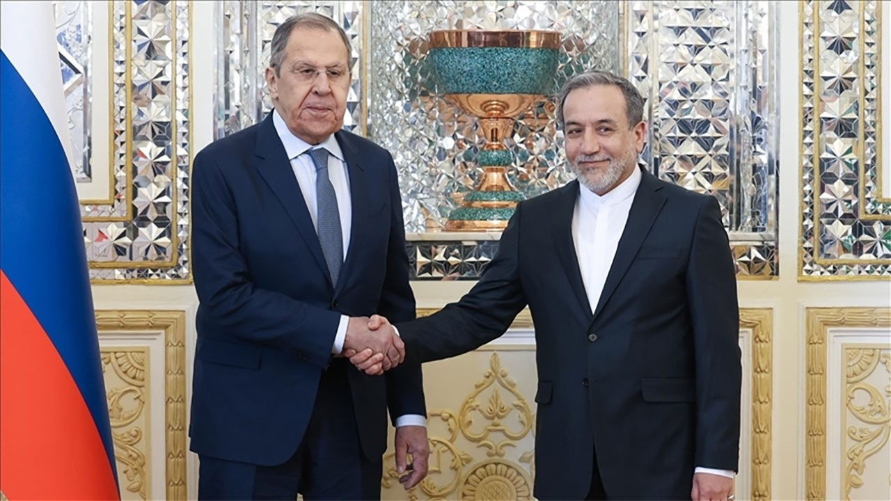 Erakçi ile Lavrov, savaşın sonlandırılması hakkında görüştü