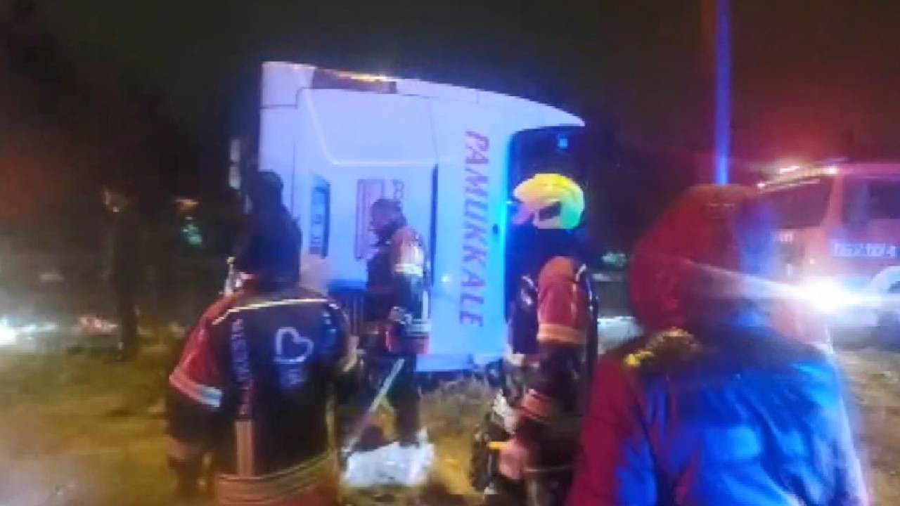 Yolcu otobüsü devrildi: Çok sayıda ölü ve yaralı var