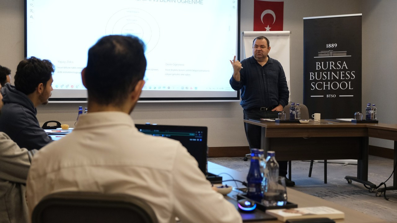 Bursa Business School'da yapay zekâ destekli e-ticaret konuşuldu
