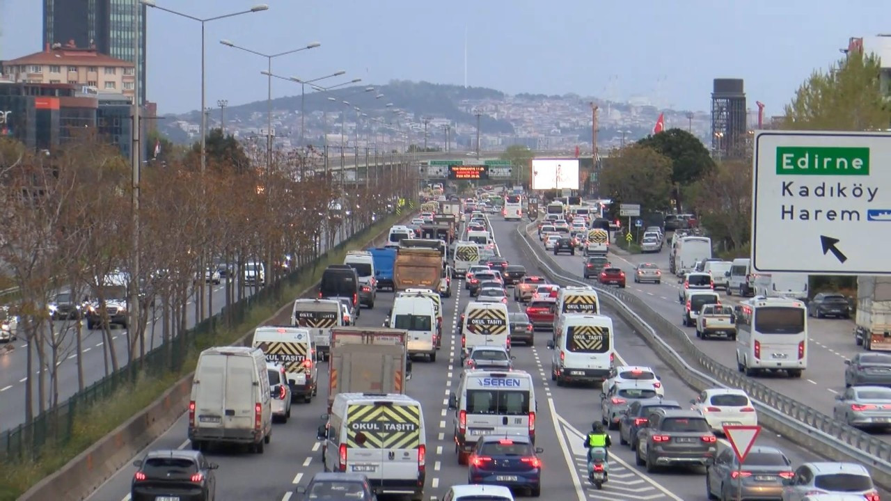 İstanbul'da haftanın ilk iş gününde trafik yoğunluğu