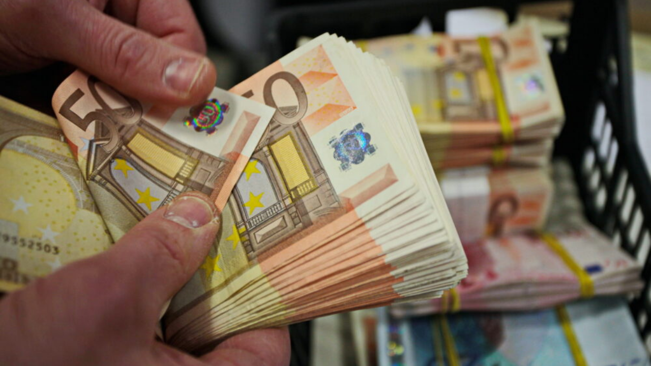 WSJ: Almanya'nın 600 milyar doları var ama nasıl harcayacağını bilmiyor