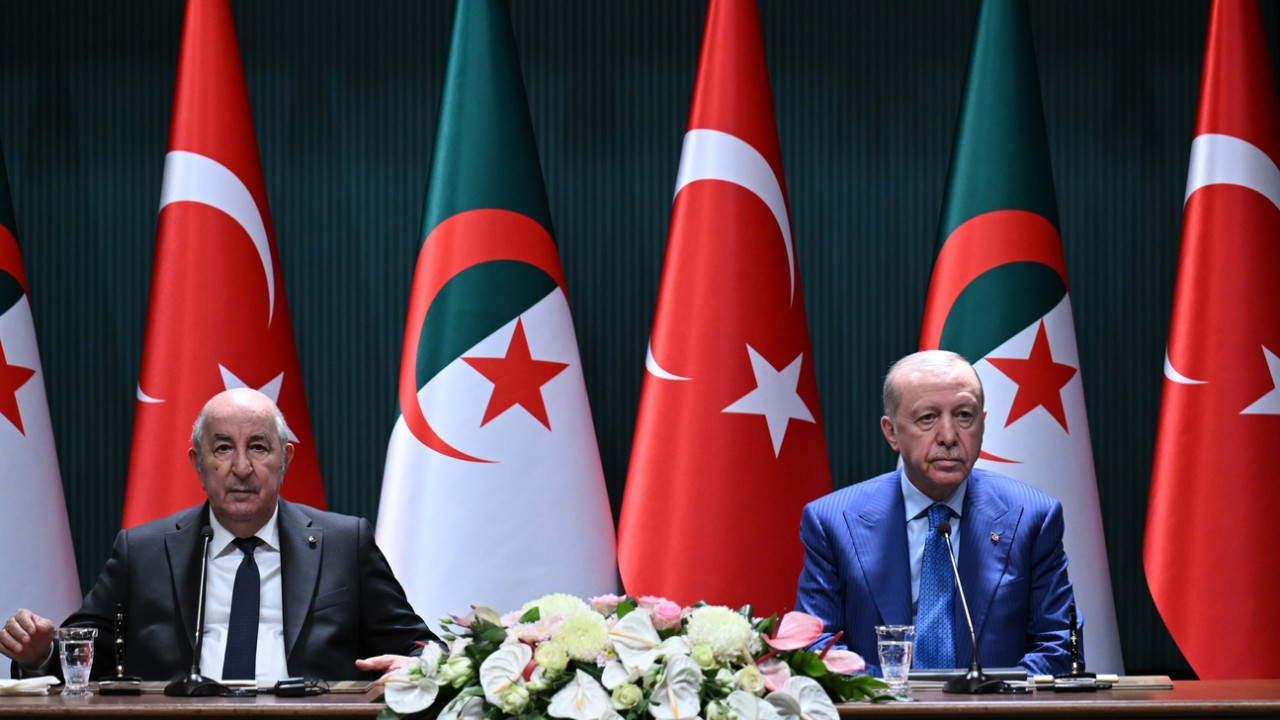 Türkiye ve Cezayir arasında stratejik iş birliği anlaşmaları imzalandı