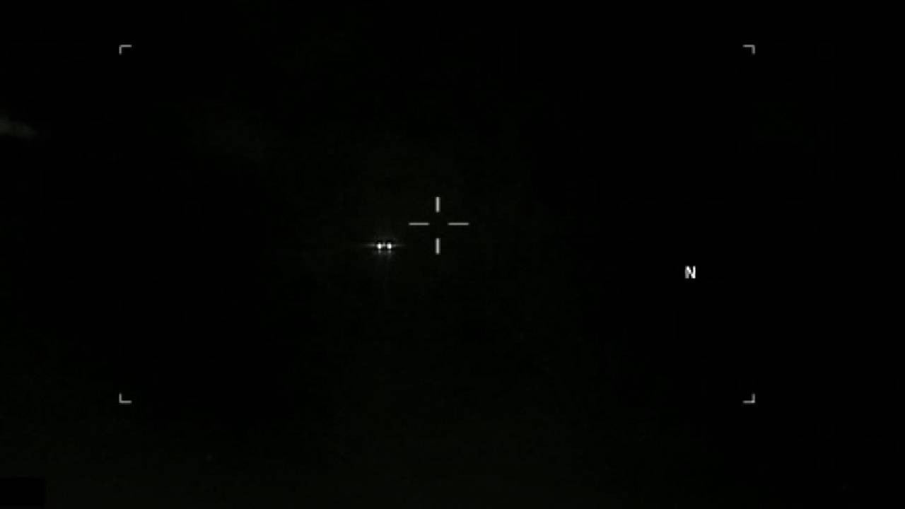 Pentagon, UFO'lar hakkında yeni belgeler yayınladı (Video)