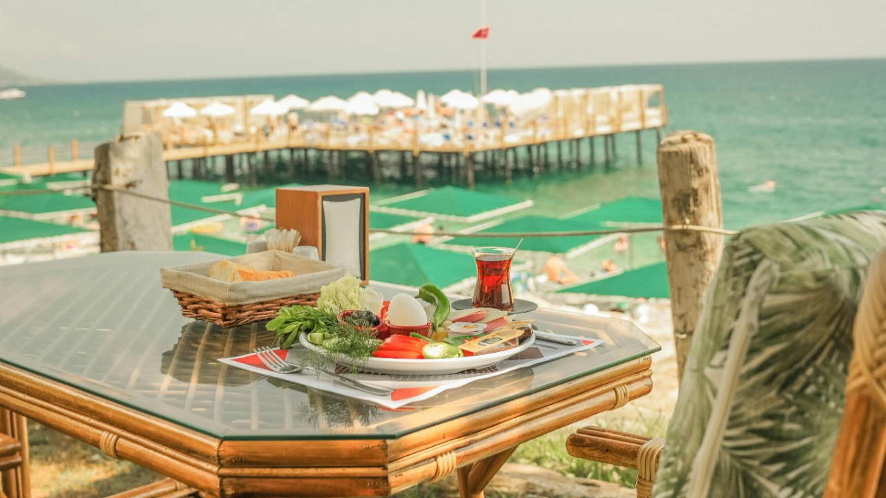 Yaz sezonu geldi, Bodrum'daki lüks mekanlar menüleri Euro'ya çevirdi