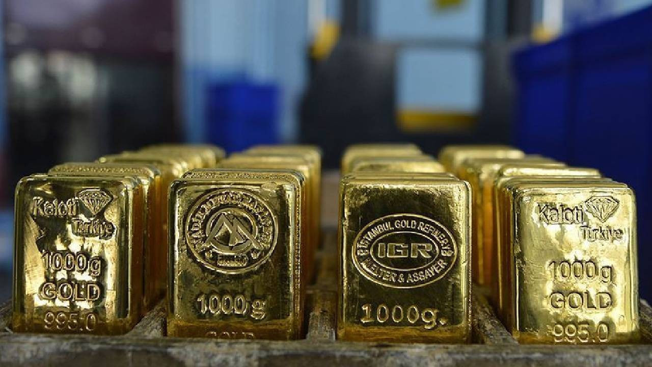 Goldman Sachs, Fed beklentileri nedeniyle altın tahminini 500 dolar birden düşürdü