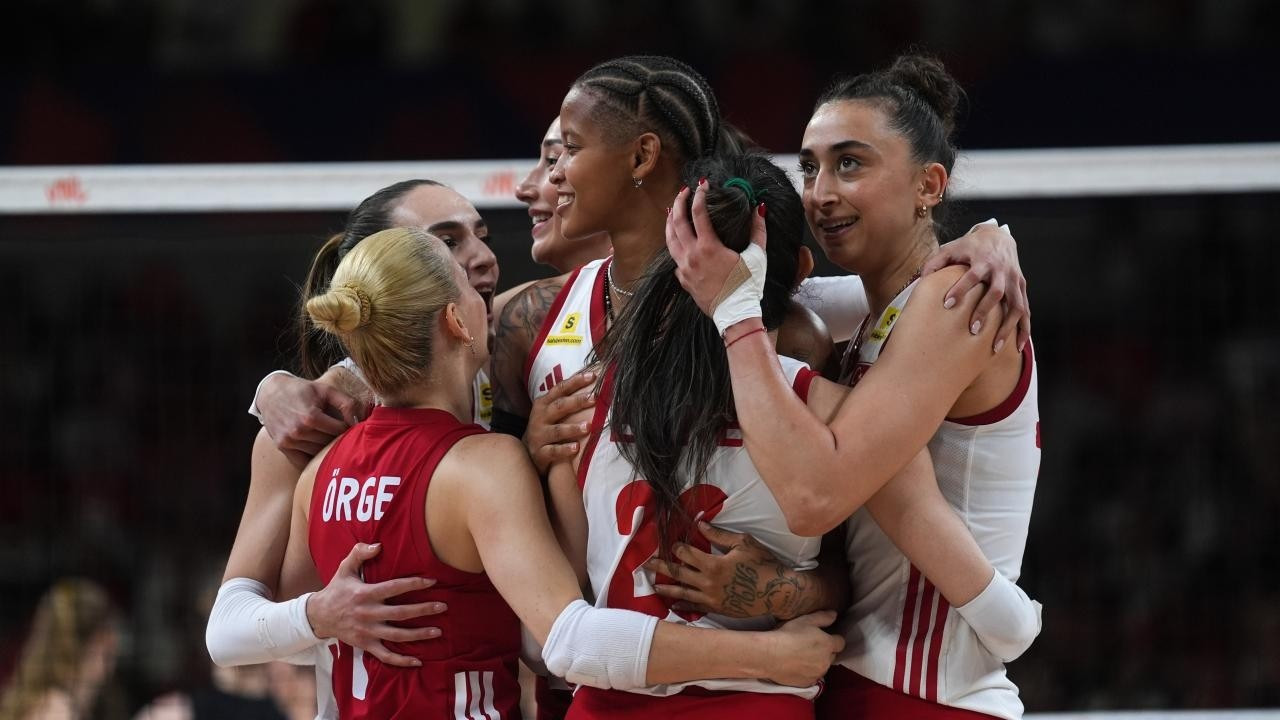 Filenin Sultanları, Çin'i geriden gelerek 3-2 mağlup etti