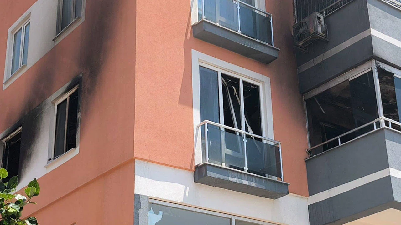 Kahramanmaraş'ta bir apartmanda yangın: Aynı aileden 3 kardeş hayatını kaybetti