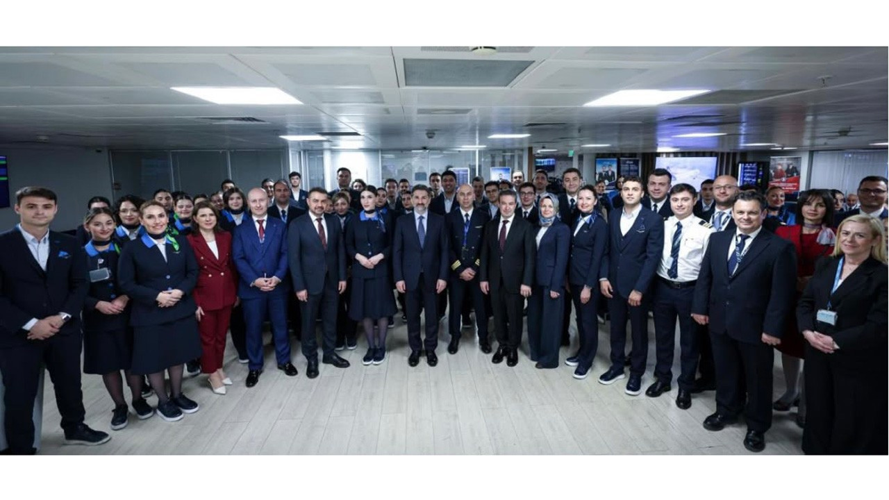 THY Yönetim Kurulu Başkanı Şeker, AJet ve Sabiha Gökçen Havalimanı operasyon ekipleriyle buluştu