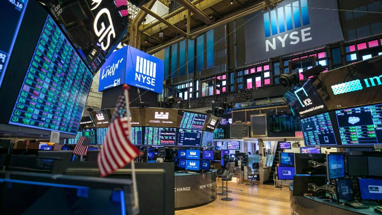 New York borsası Fed'in faiz kararı öncesi düşüşle açıldı