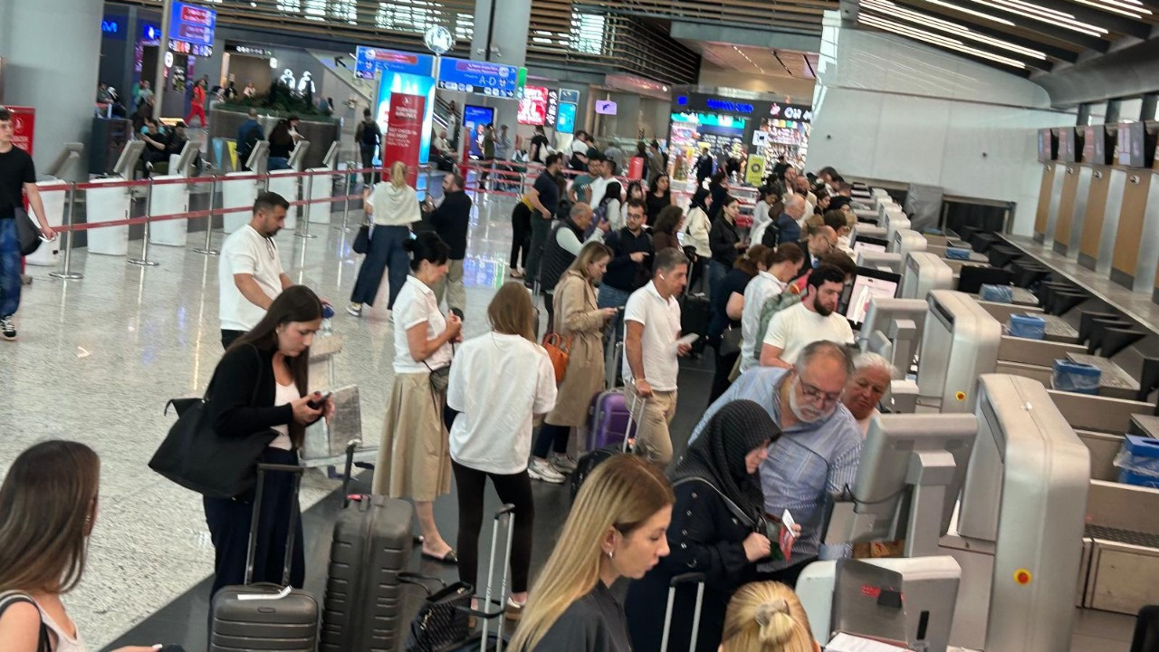 İstanbul Havalimanı’nda "karne" yoğunluğu başladı