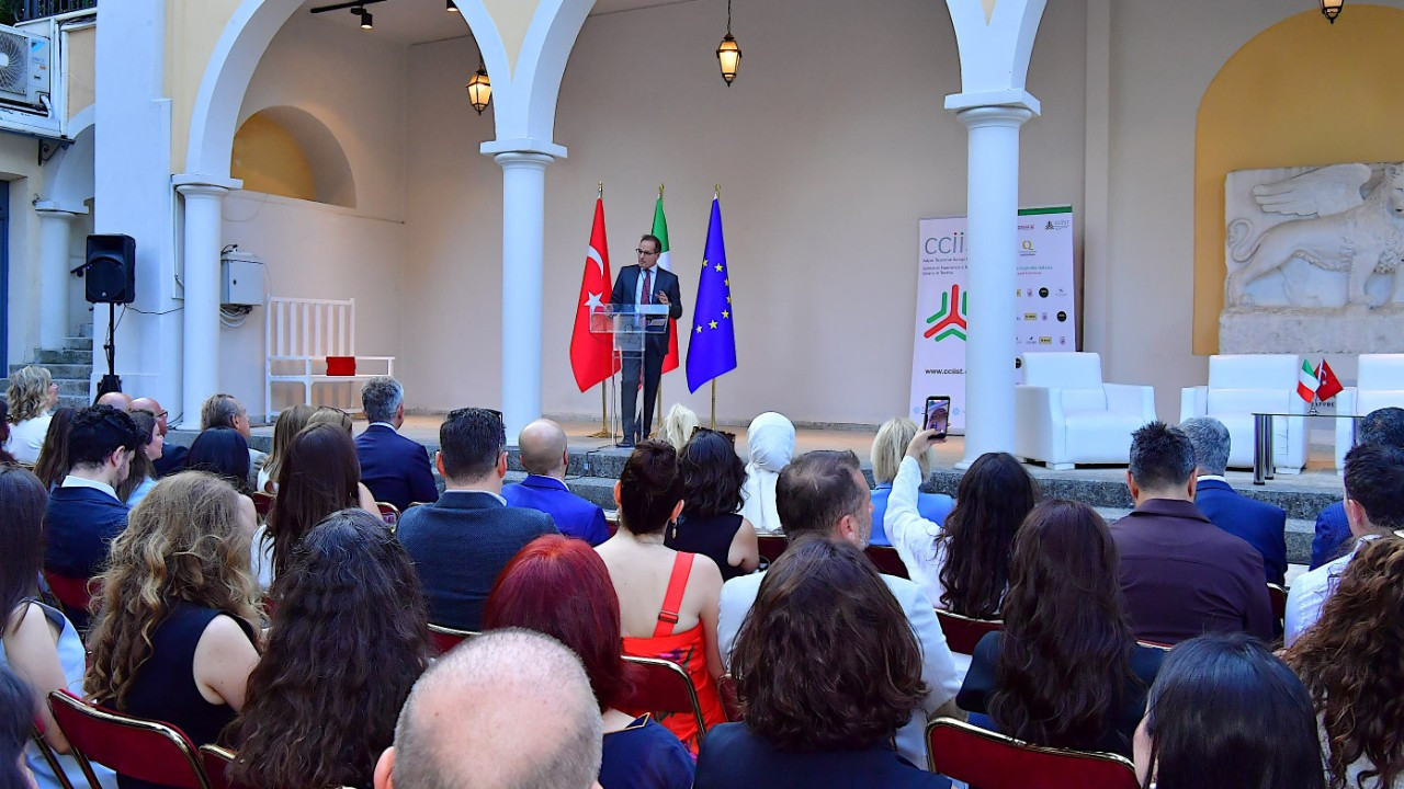 Sofraların kurduğu dostluk Venedik Sarayı'nda buluştu