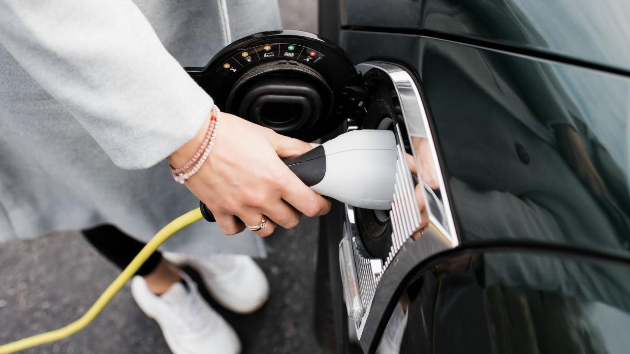Türkiye'de araç tercihi değişti: Dizel düşüşte, elektrikli yükselişte