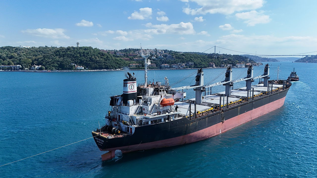 İstanbul Boğazı’nda gemi trafiği geçici olarak durduruldu