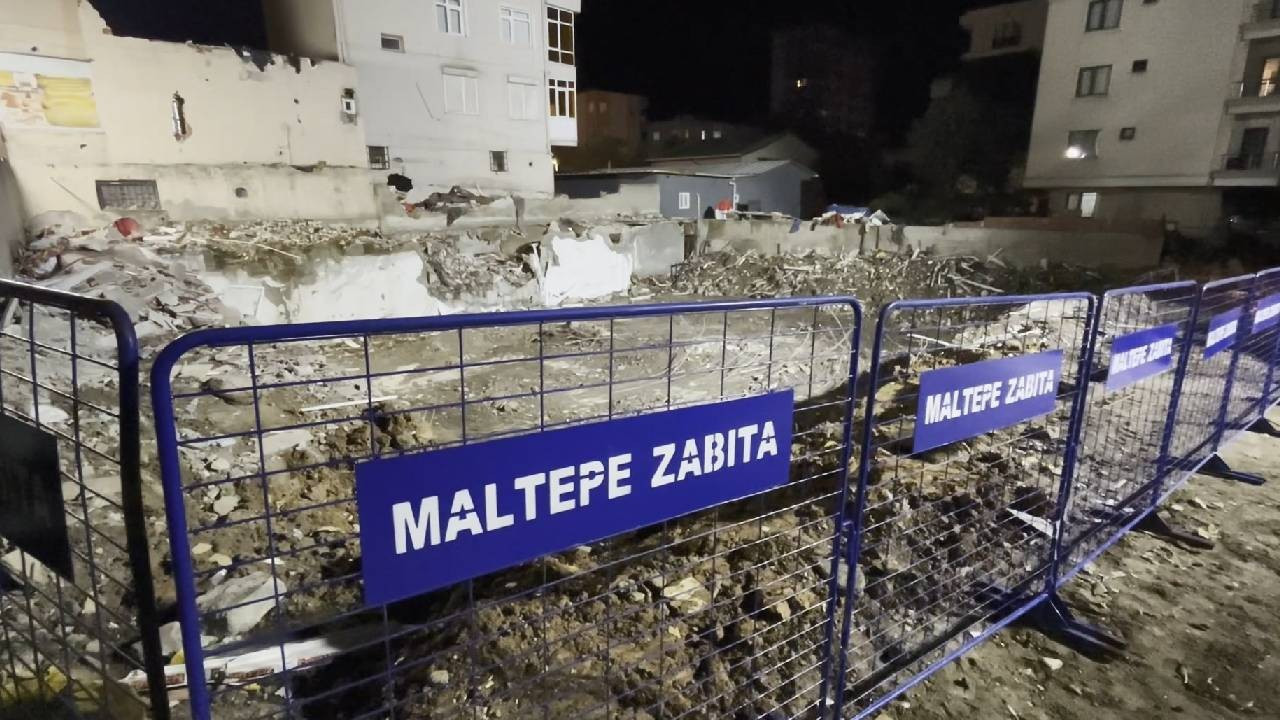 Maltepe’de çöken binanın enkaz kaldırma çalışmaları bitti