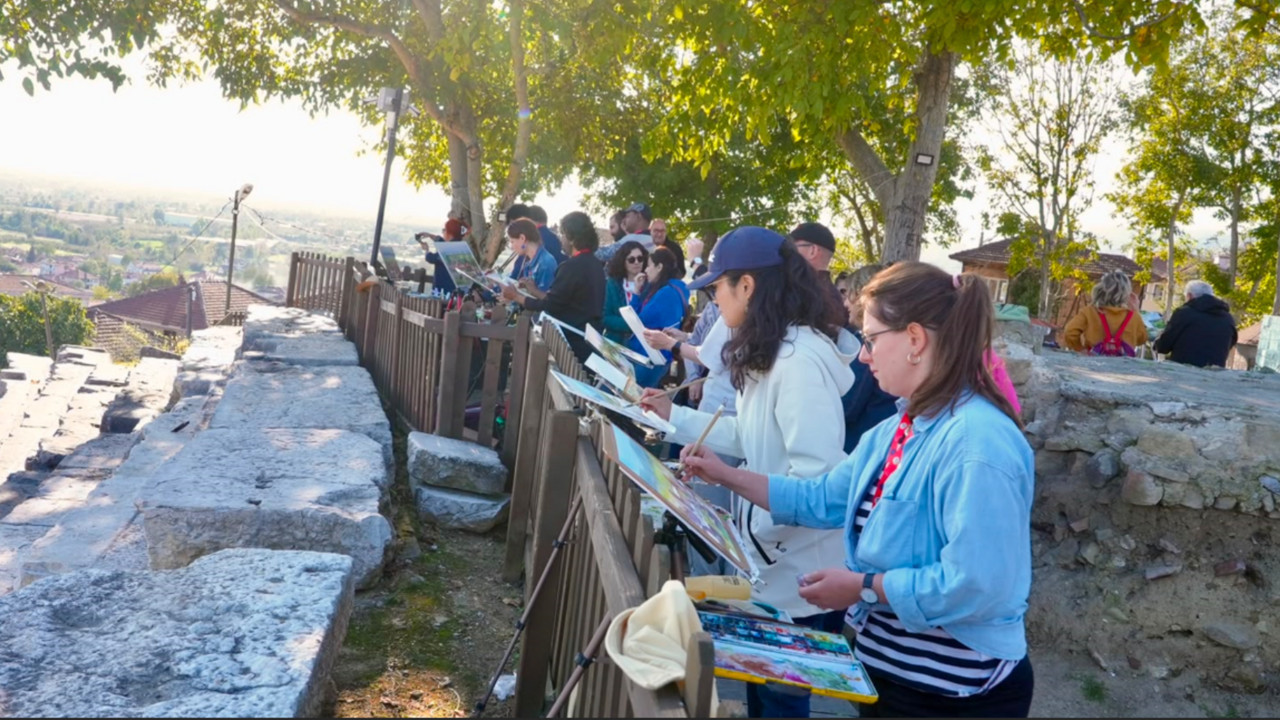 81 Artists Paint Düzce’s Ancient Konuralp Theatre
