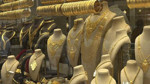 Yargıtay, düğünden sonra araç almak için eşinin bileziklerini bozduran kocalara karşı karar verdi