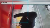 ATM’lerde yaşlıları dolandırdılar! Banka şifrelerini öğrenip, kartları alıp kaçtılar