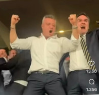 İki başkanın sevinç sahnesi ve Fener stadında açılış devrimi! - Resim : 2