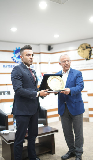 Şeref Oğuz: Sanayiciler yatırımlarından ve kârlarından vazgeçti - Resim : 2