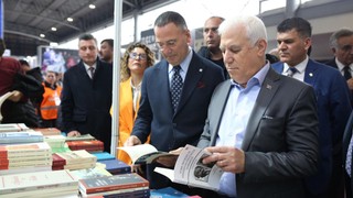 Bursa Kitap Fuarı kapılarını açtı