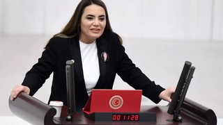 Ayyüce Türkeş kimdir, hangi partiden, son durumu nasıl? Babasının kabrinde hayatının şokunu yaşadı!