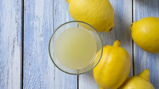 Alet yok, pratik var: Limonlardan bol bol su çıkarmanın püf noktaları