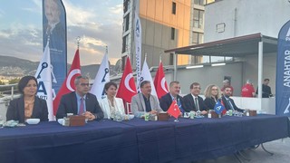Anahtar Parti'den 4 genel başkan yardımcısıyla Bursa çıkartması yaptı
