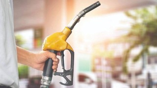 Benzin ve motorine rekor zam: Motorin 55 TL'yi, benzin 52 TL'yi geçti