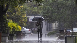 Meteoroloj Uzmanı Özdemirci gün vererek uyardı: Sıcaklıklar düşüyor, sağanak yağış geliyor!